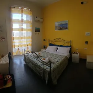 Ale , Nápoles Italia